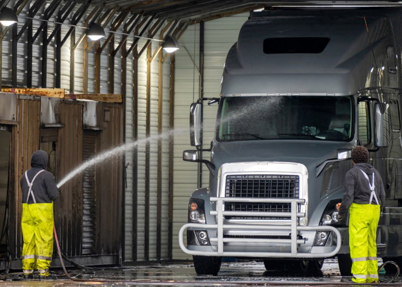 Mobile Fleet Washing vs. Traditional Washing Methods